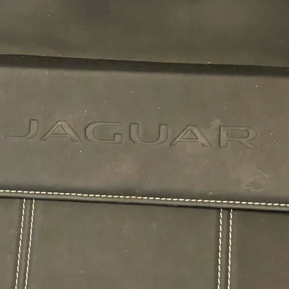 Jaguar , rear seat organizer, leather w/ white stitch detail - Picture 2 of 7